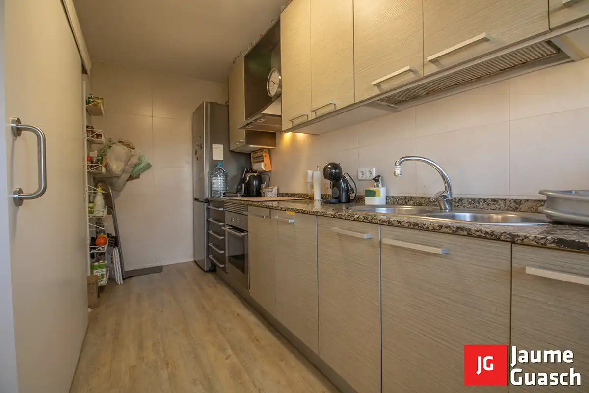 Küche von Wohnung zum Verkauf in Torredembarra mit Klimaanlage, Heizung und Balkon