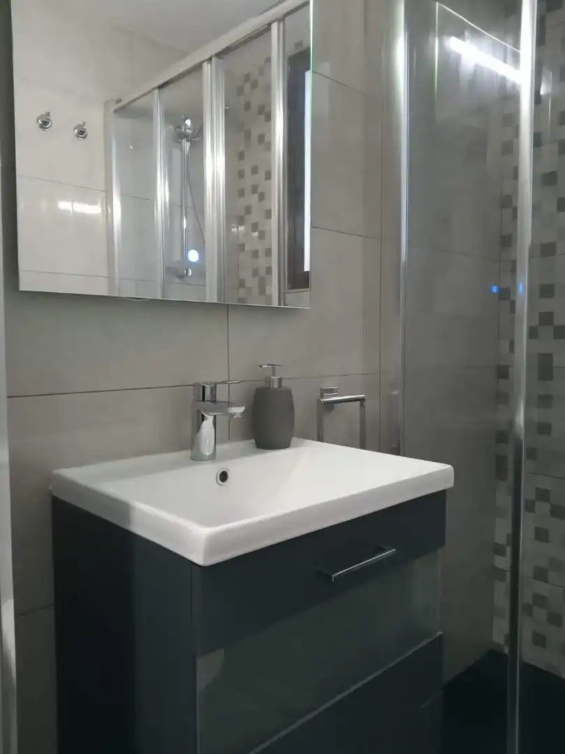 Baño de Piso de alquiler en Córdoba con Aire acondicionado y Calefacción