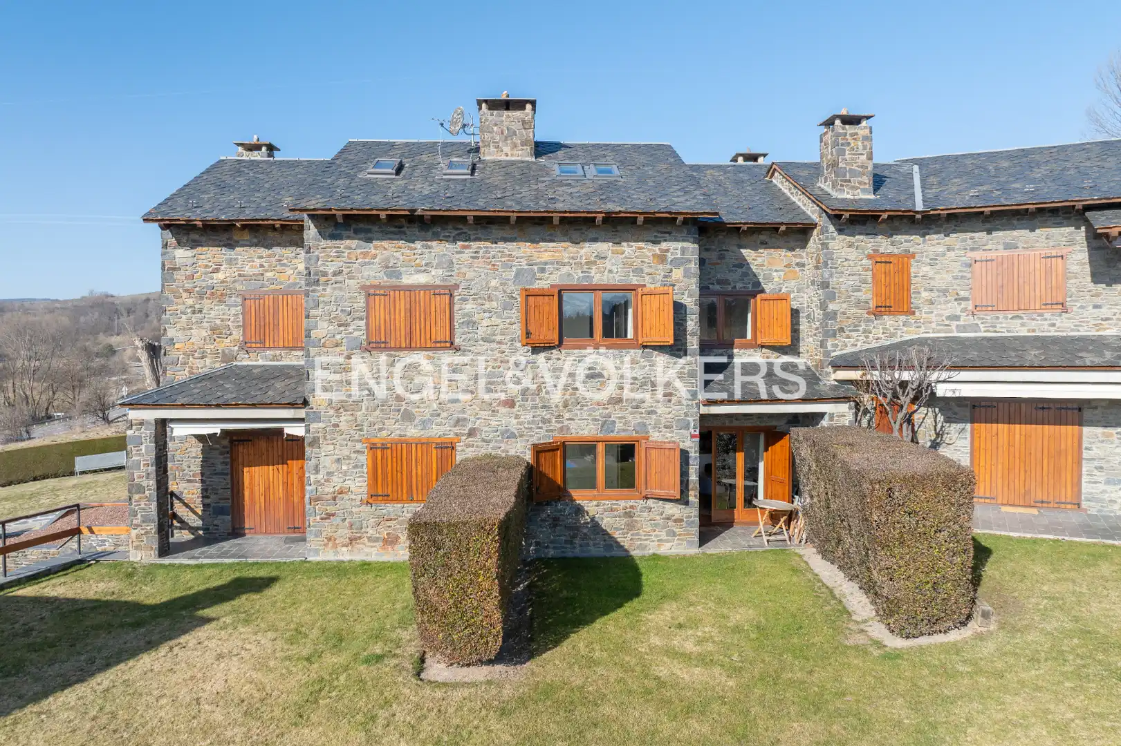 Vista exterior de Casa adosada en venta en Ger con Calefacción, Jardín privado y Parquet
