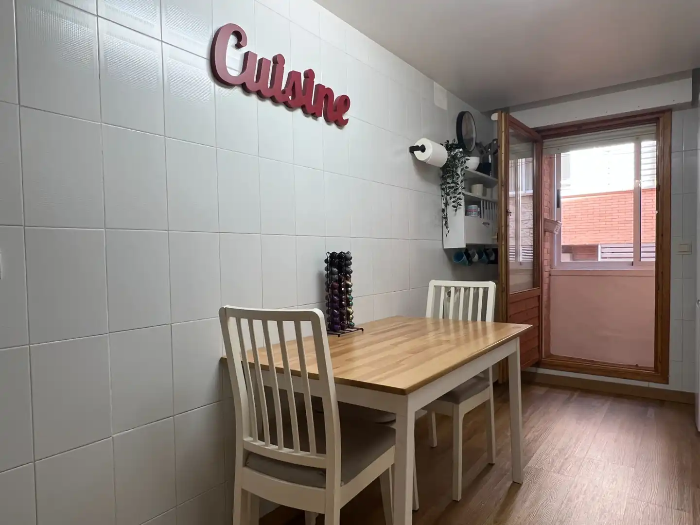Menjador de Pis en venda en Sabiñánigo amb Calefacció, Parquet i Terrassa