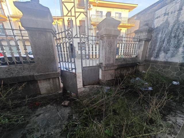 Casa-chalet en Venta en Constitución en Zarza de Granadilla