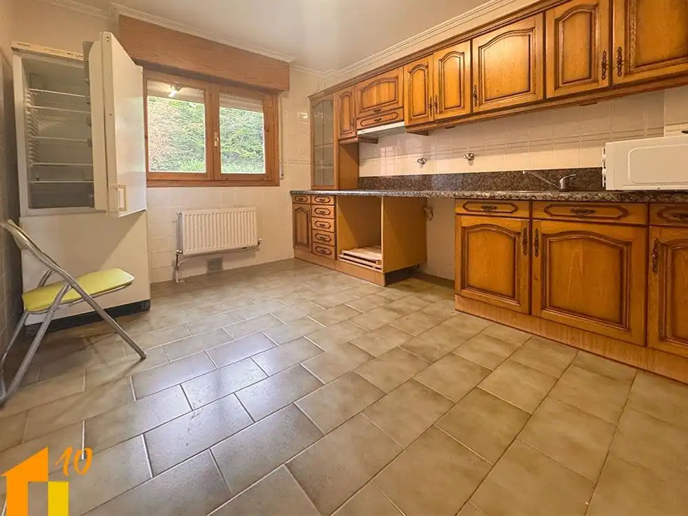 Küche von Einfamilien-Reihenhaus zum Verkauf in Belorado mit Heizung und Terrasse