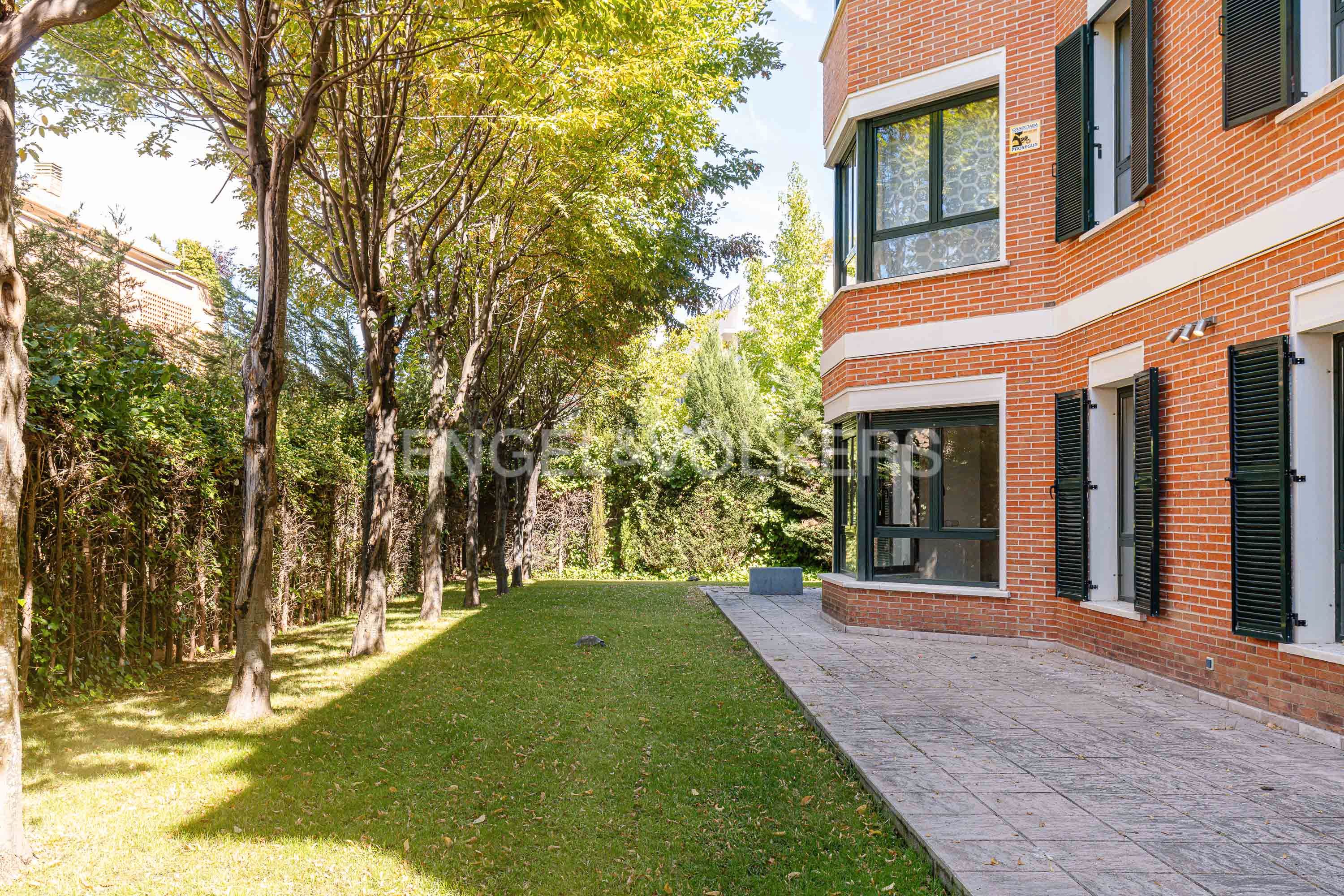 Garden of Apartment for sale in  Madrid Capital  with Air Conditioner, Heating and Private garden