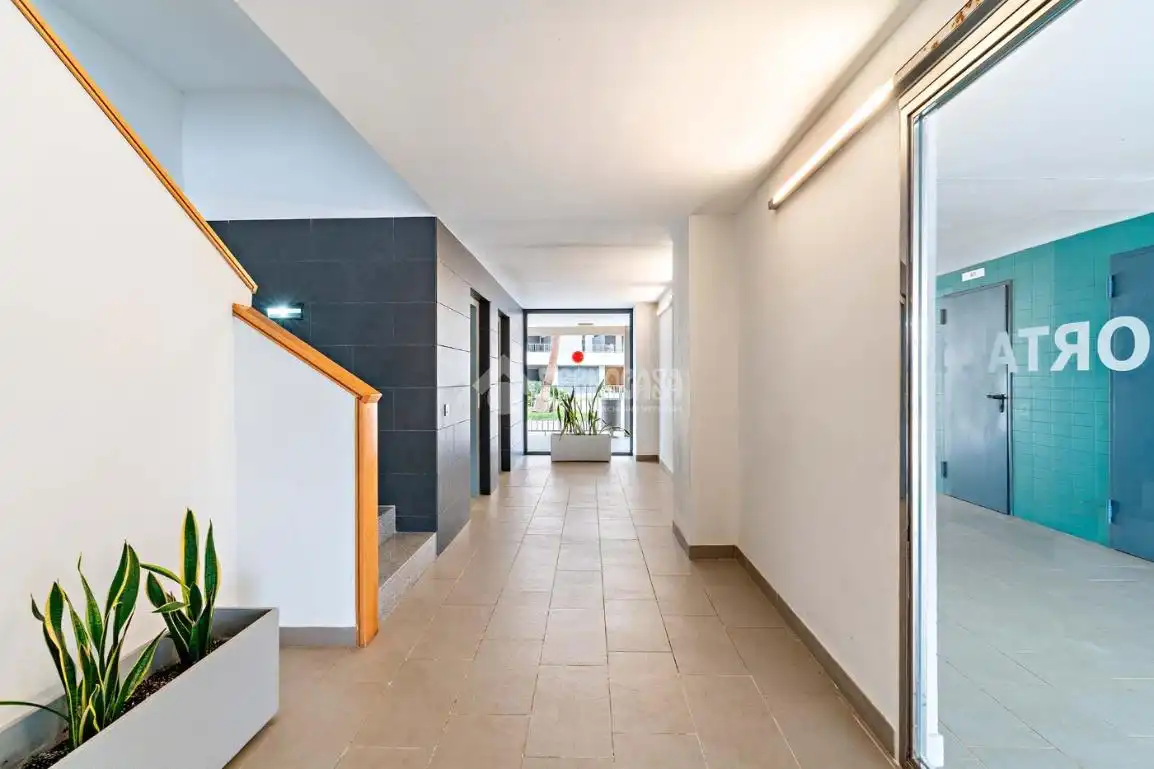 Piso en venta en Roquetas de Mar con Aire acondicionado, Terraza y Amueblado