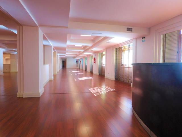 Oficina en Alquiler en N/A en Tres Olivos - Valverde