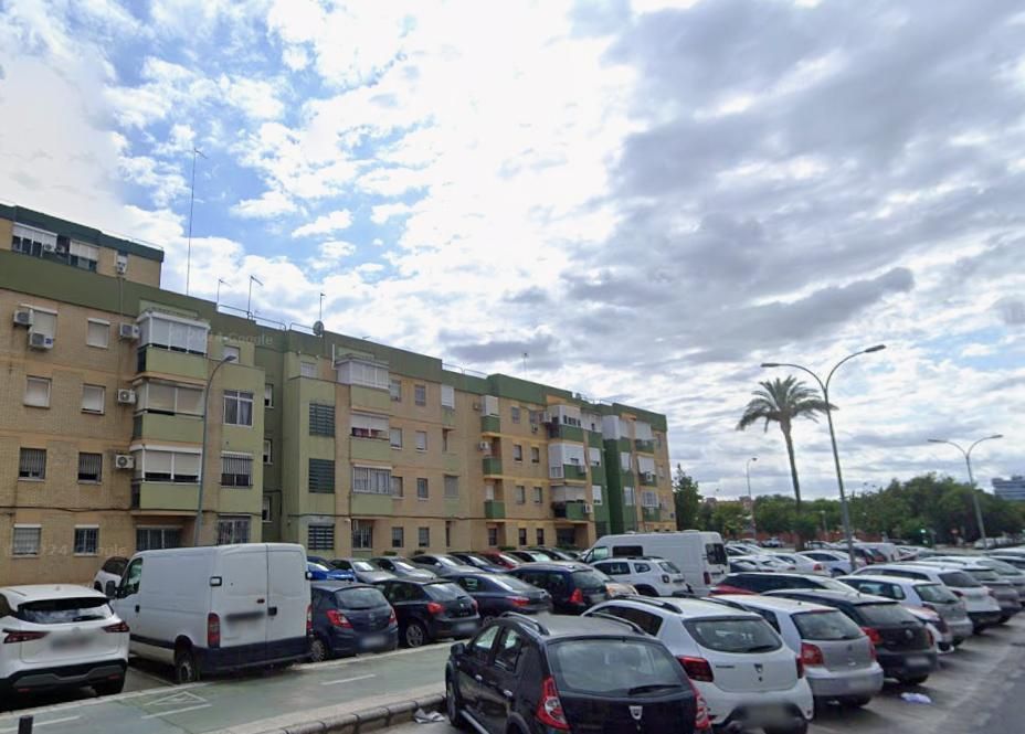 Vista exterior de Planta baixa en venda en  Sevilla Capital