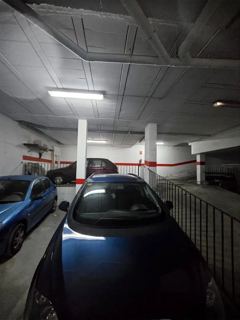 Einzelparkplatz zur Miete in Núcleo urbano, imagen 3