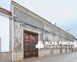 Exterior view of House or chalet for sale in Santa María del Campo Rus  with Private garden and Storage room