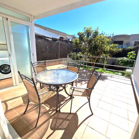 Casa adosada en Alquiler en Carrer de Pere Caffaro en Amanecer