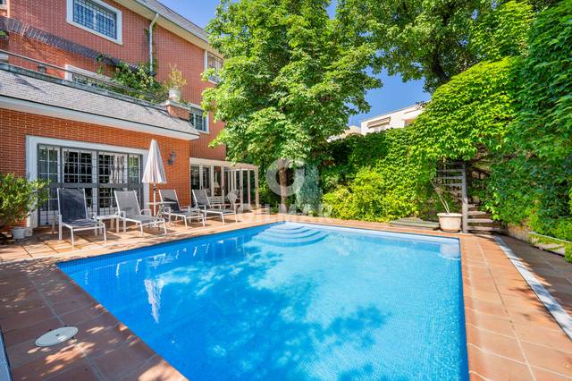 Casa-chalet en Venta en Nueva España