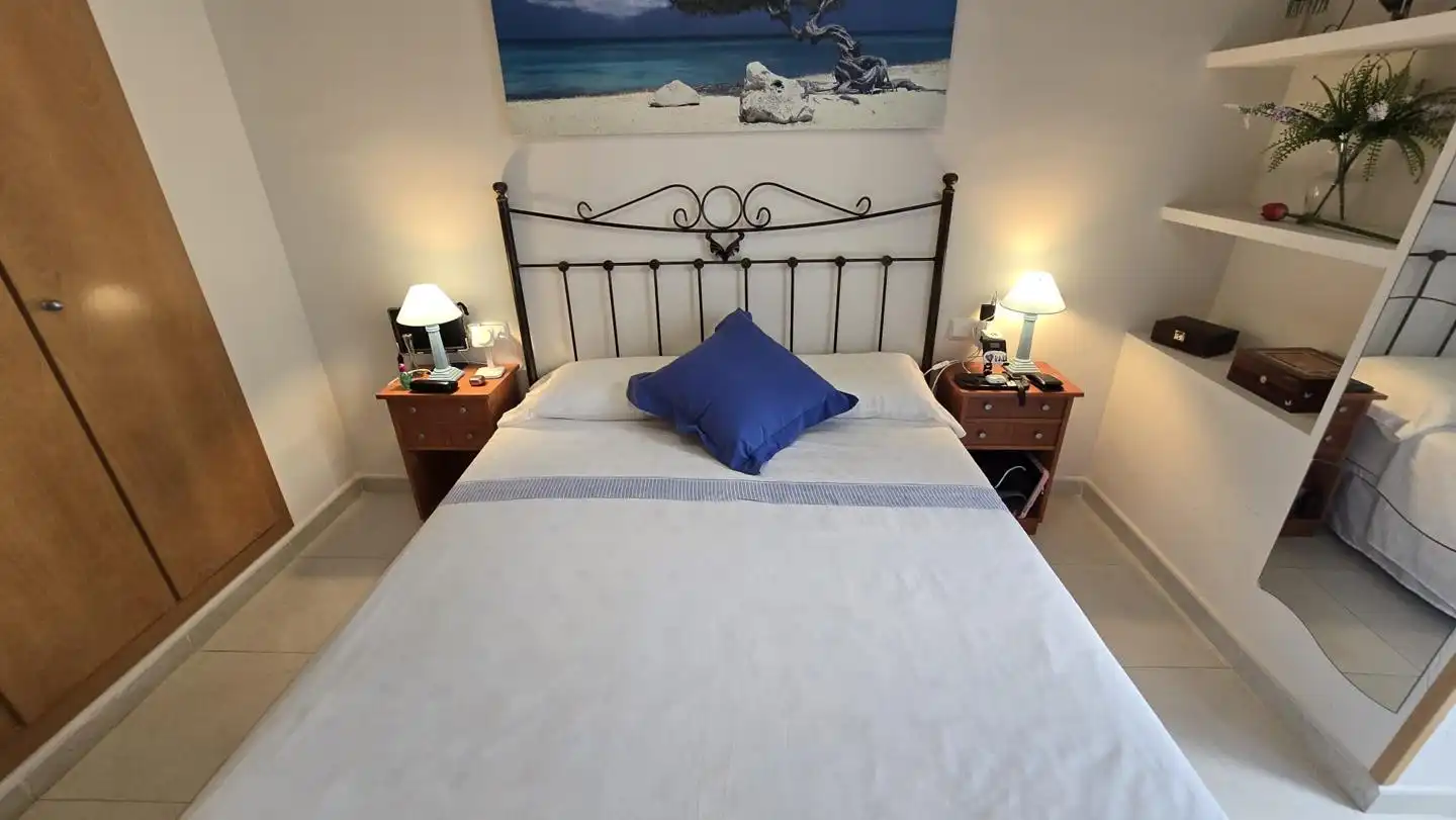 Habitación de Apartamento de alquiler en Gandia con Terraza, Amueblado y Piscina comunitaria