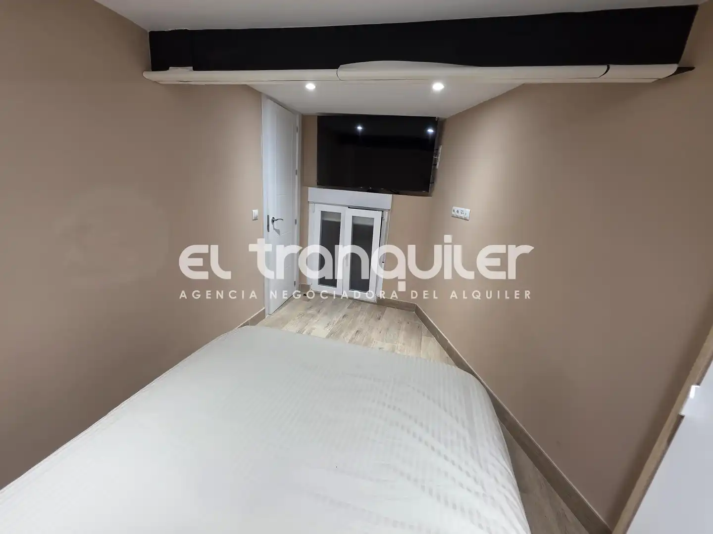 Bedroom of Duplexes for rent in Madrid  with Furnished and Washing machine