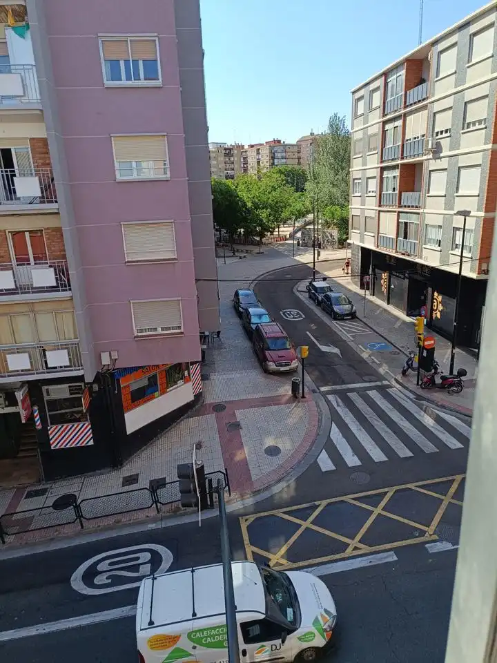 Vista exterior de Pis en venda en Zaragoza amb Calefacció i Terrassa