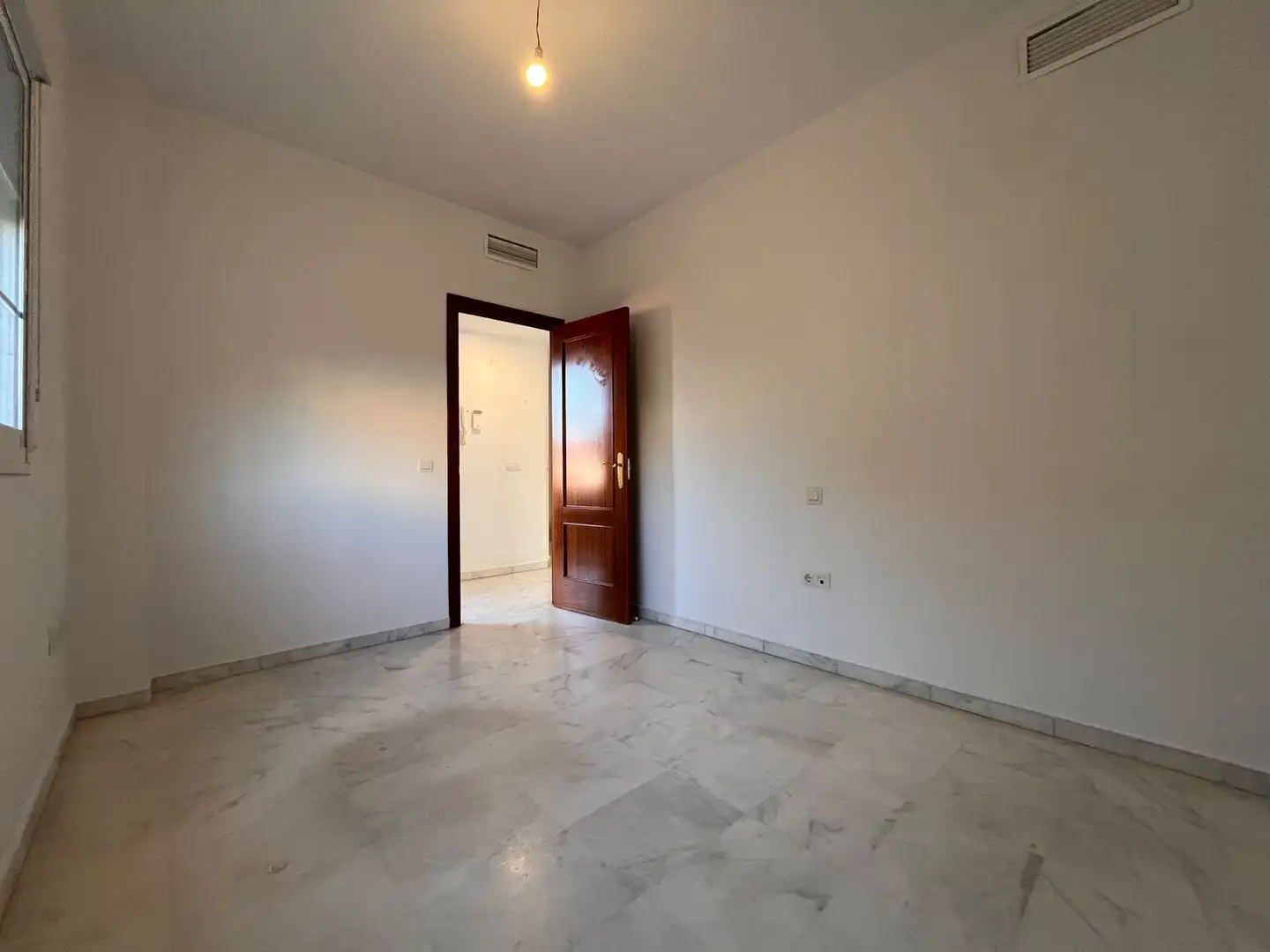 Casa aparellada amb piscina en venda a Colegio Europa, imagen 5