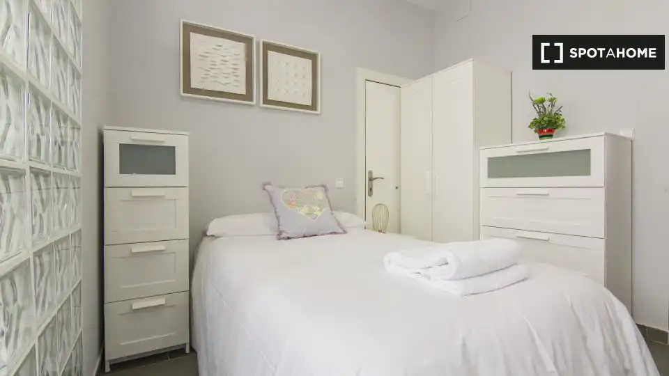 Habitación de Apartamento para compartir en Madrid con Aire acondicionado, Calefacción y Terraza