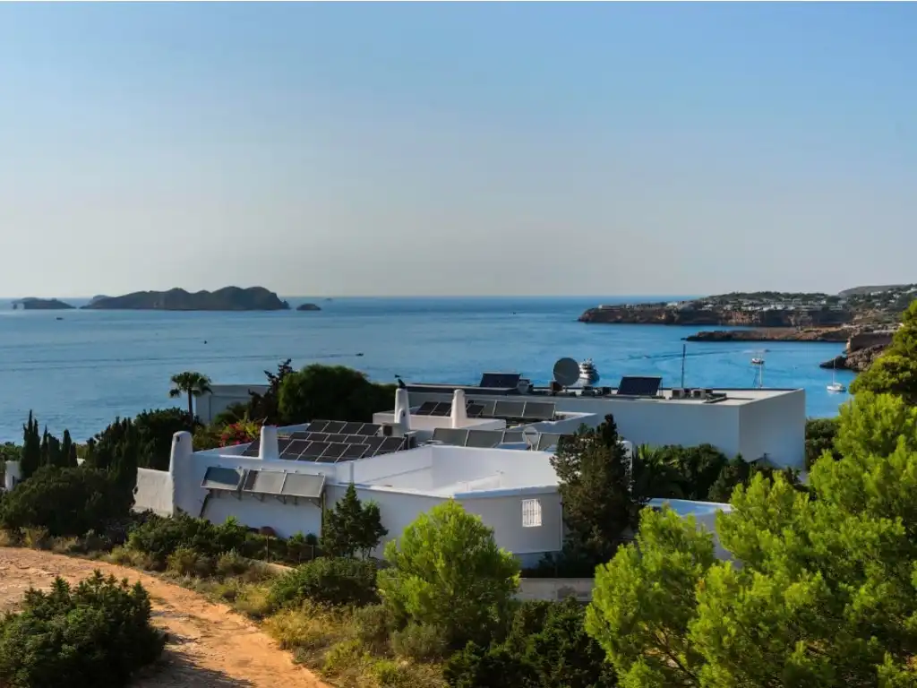Vista exterior de Casa adosada en venta en Sant Josep de sa Talaia con Terraza