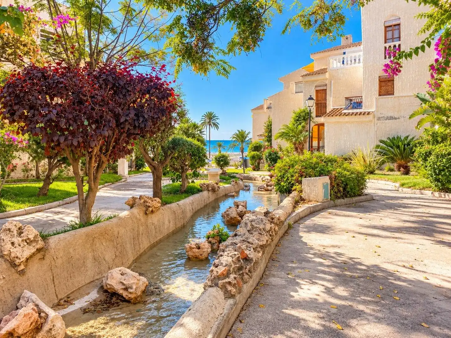 Außenansicht von Haus oder Chalet zum Verkauf in Santa Pola mit Klimaanlage, Heizung und Privatgarten