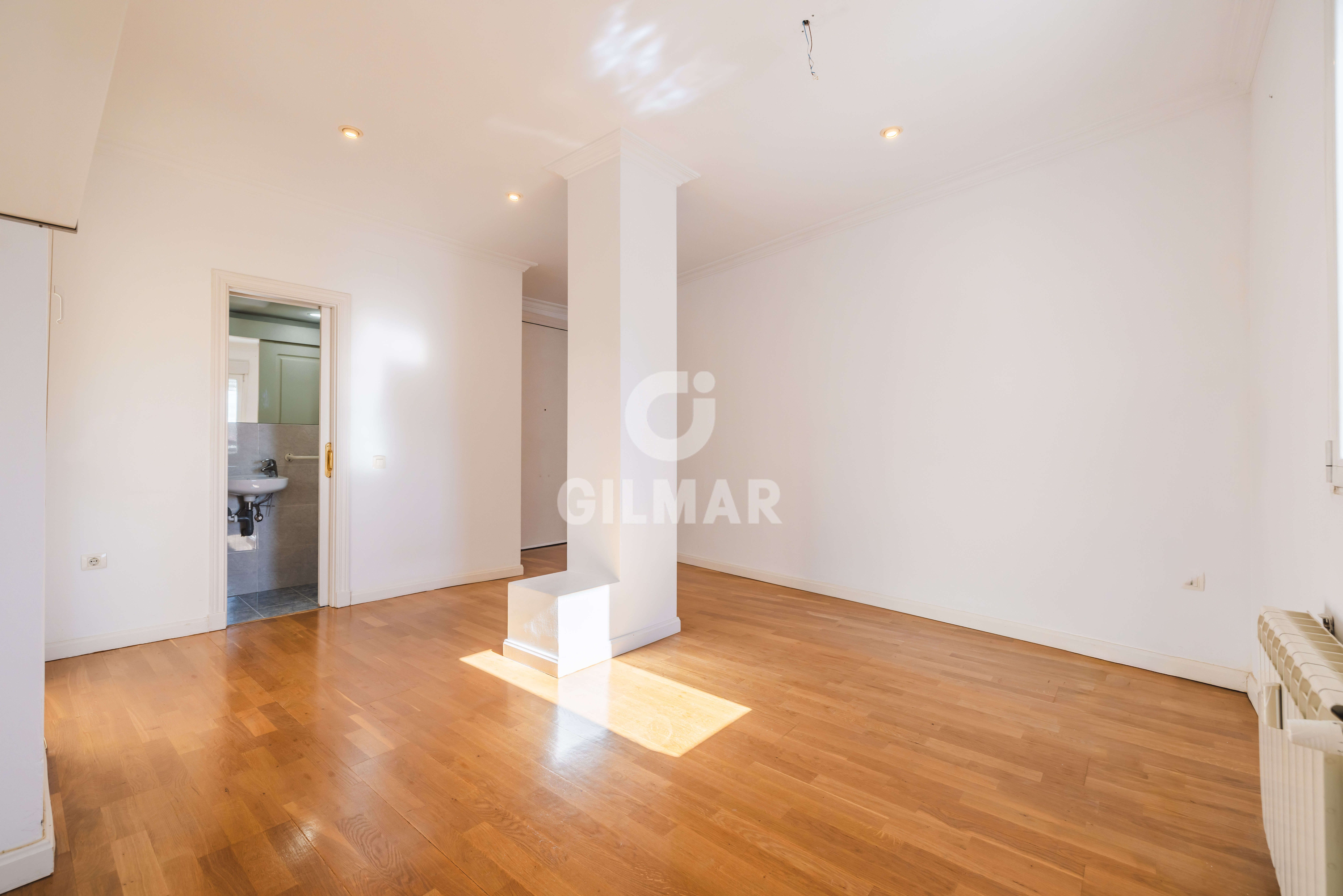 Bedroom of Flat for sale in  Madrid Capital  with Heating