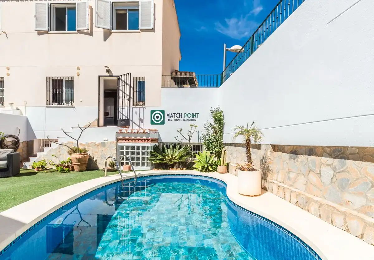 Detached homes for rent in Calle Rambla del Espinar, La Herradura centro