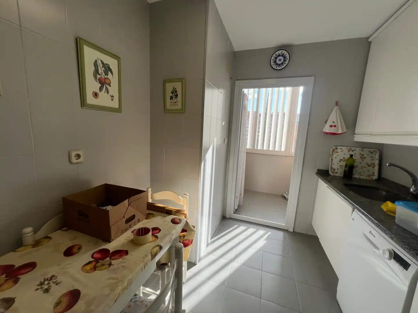 Küche von Wohnung zum Verkauf in Alcorcón mit Heizung, Privatgarten und Möbliert