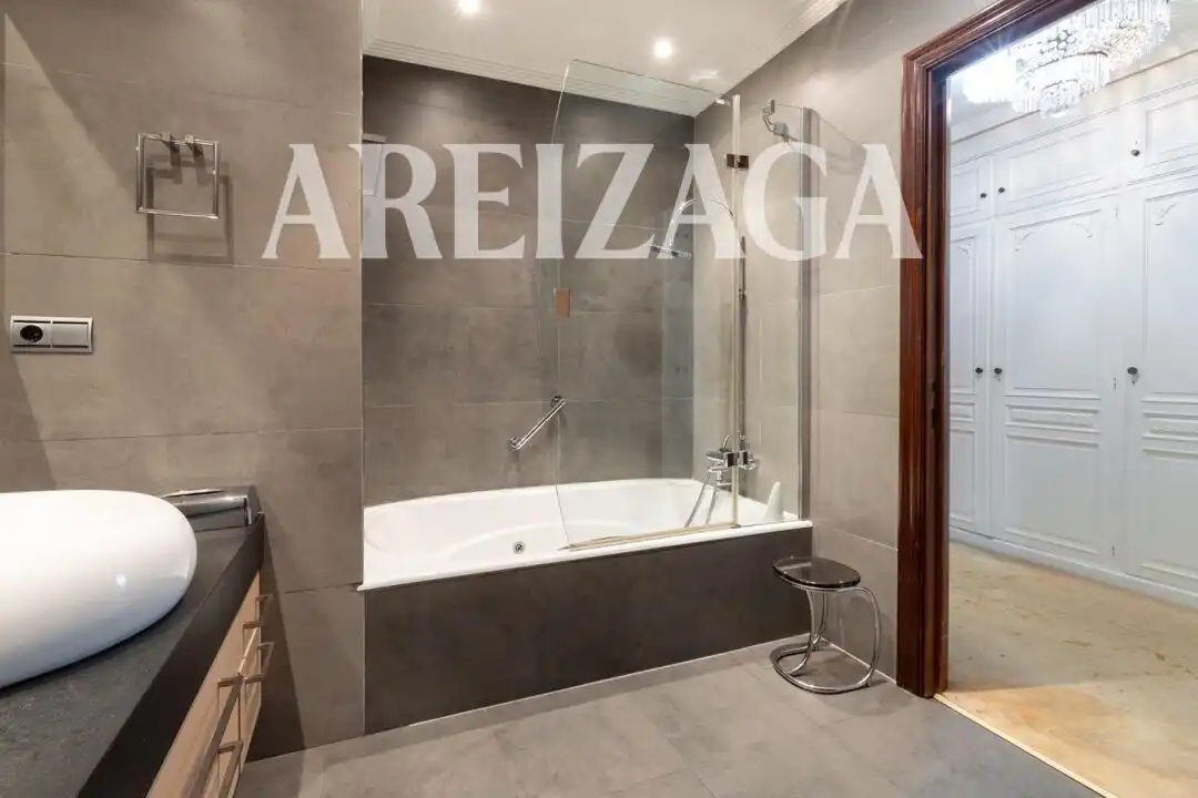 Piso con terraza en venta en Calle Zubieta, imagen 36