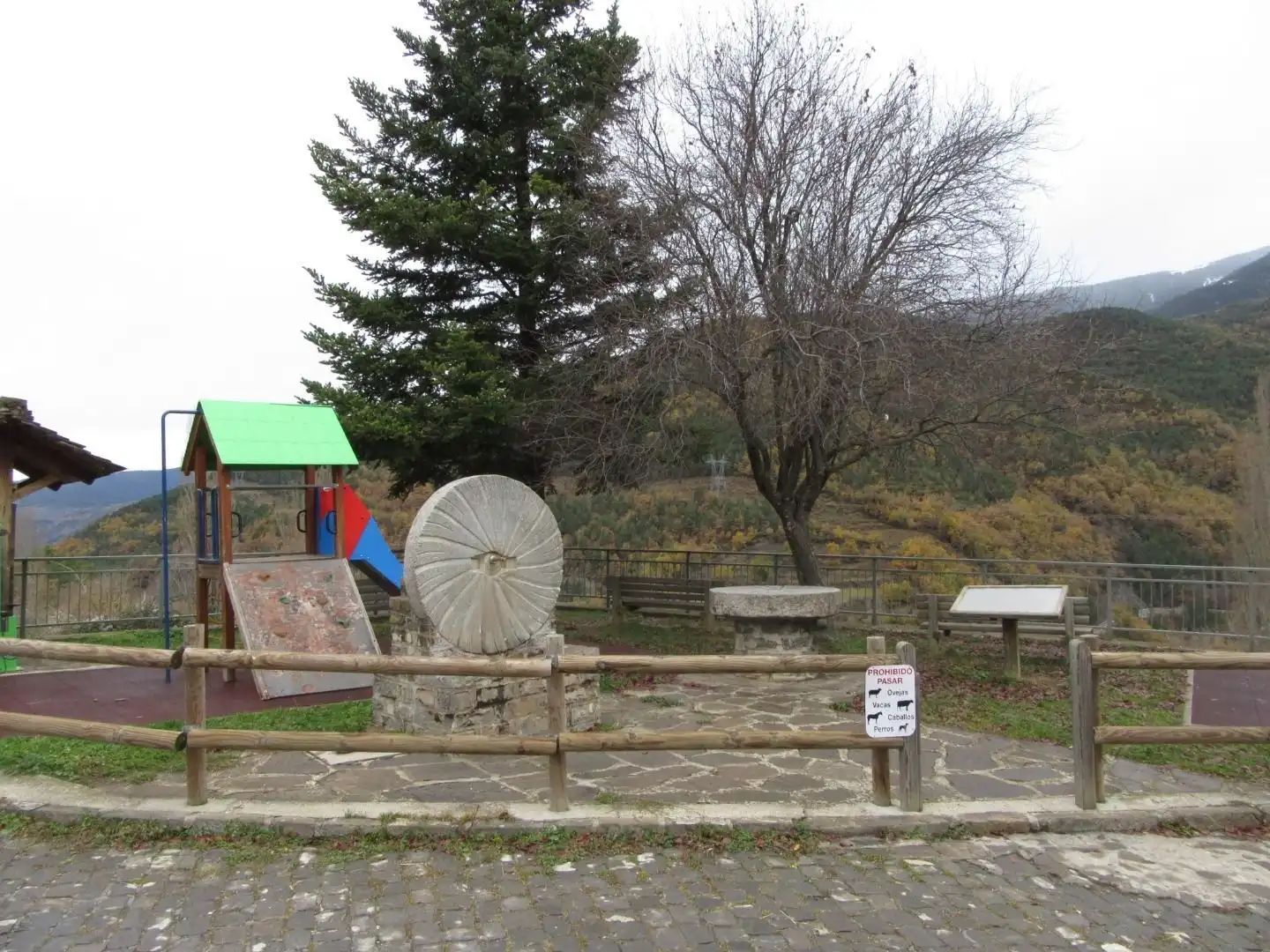 Exterior view of Houses for sale in Yésero  with Private garden