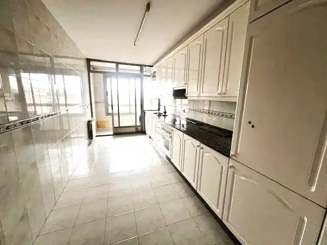 Cocina de Piso en venta en A Coruña Capital  con Calefacción, Parquet y Trastero