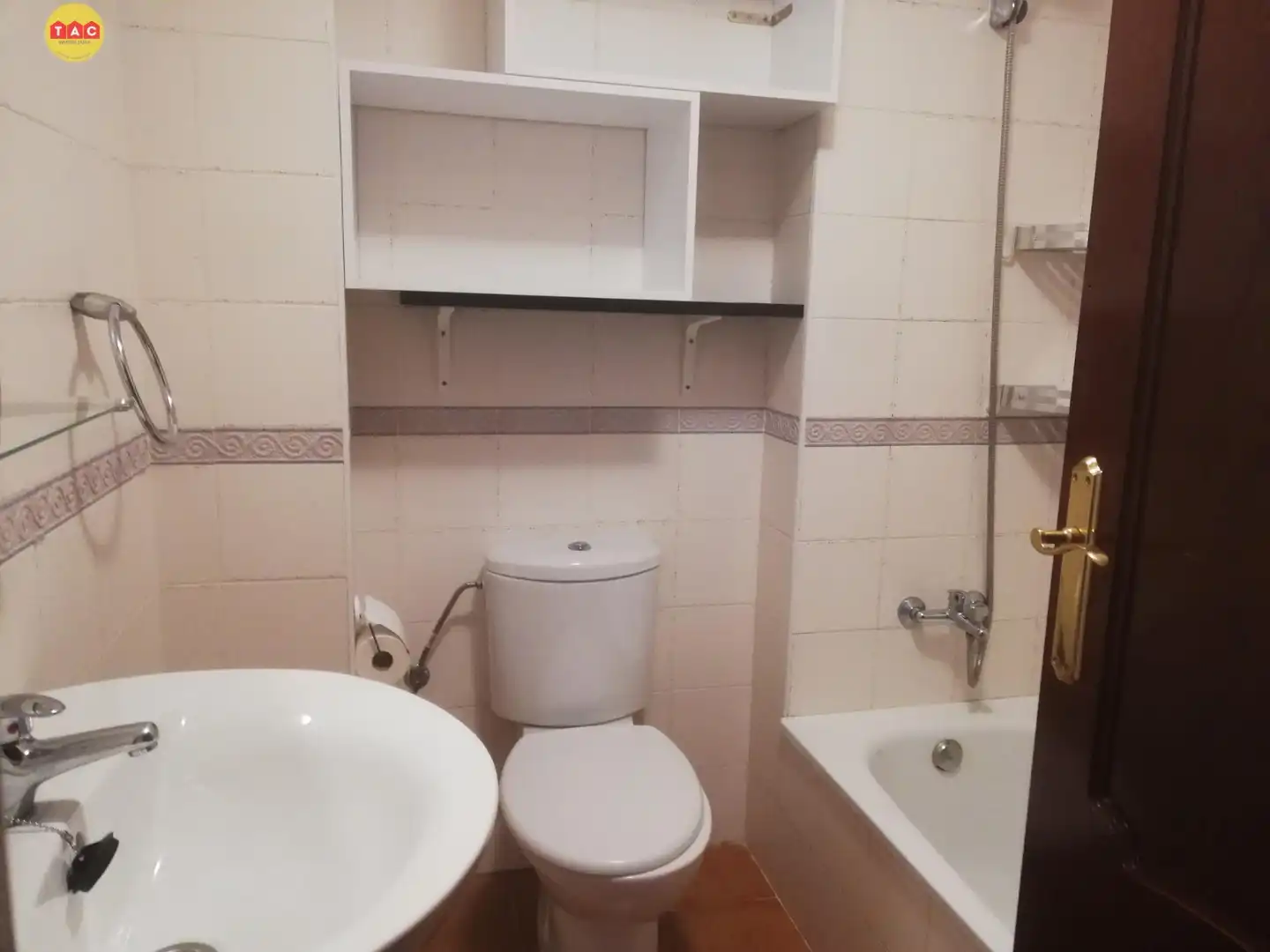 Baño de Casa adosada en venta en Lepe con Terraza, Trastero y Amueblado