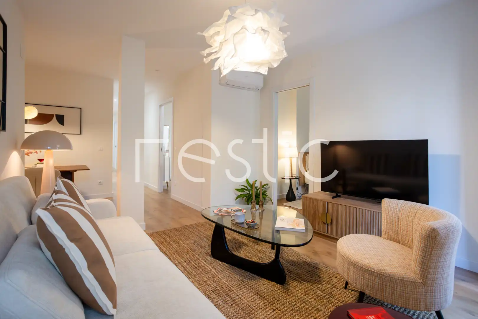Sala d'estar de Apartament de lloguer en Madrid amb Aire condicionat, Calefacció i Moblat