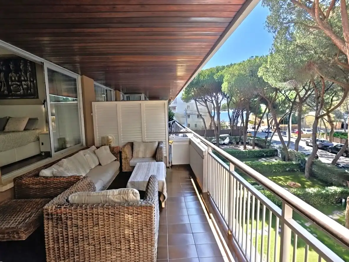 Terraza de Apartamento en venta en Castell d'Aro, Platja d'Aro i s'Agaró con Calefacción, Terraza y Amueblado