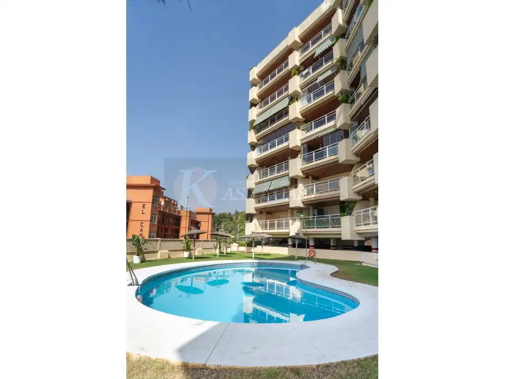 Piscina de Piso en venta en Fuengirola con Aire acondicionado, Jardín privado y Terraza