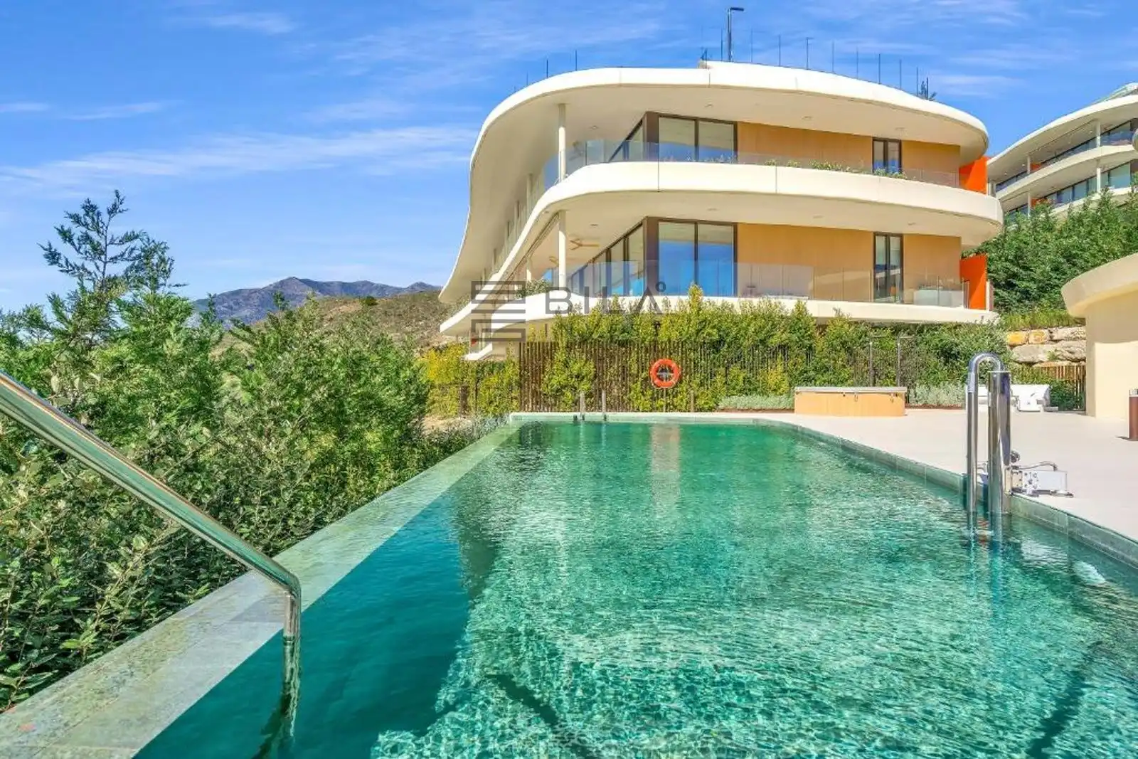 Pis amb piscina en venda a Valley Collection