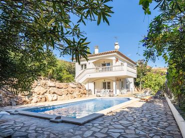 Casa con piscina en venta en Calle Vall de Bianya