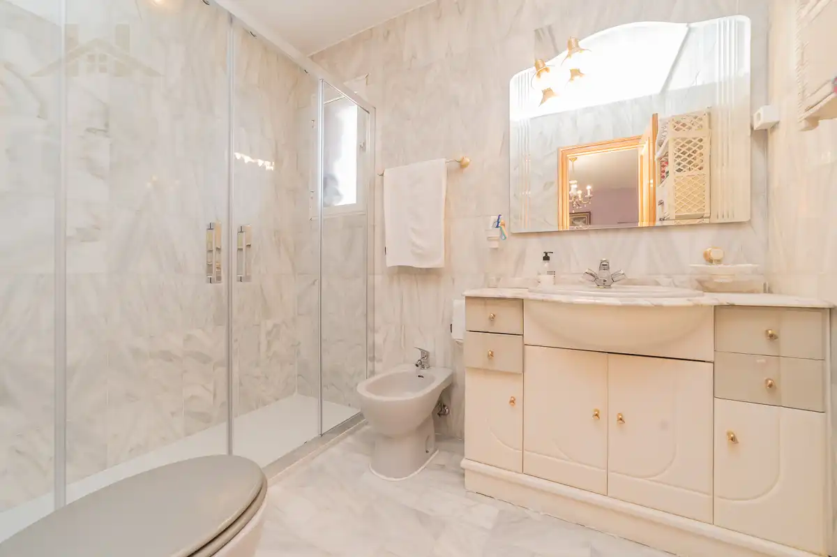 Bathroom of Houses for sale in Arroyomolinos (Madrid)  with Air Conditioner, Heating and Private garden