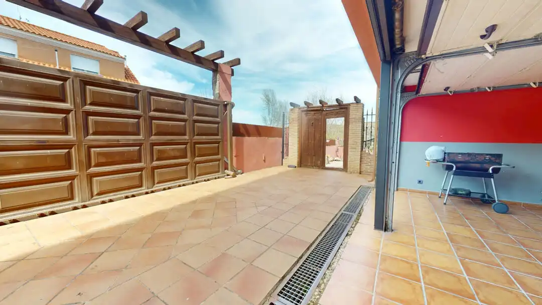 Terraza de Casa o chalet en venta en Campo Real con Aire acondicionado, Calefacción y Jardín privado