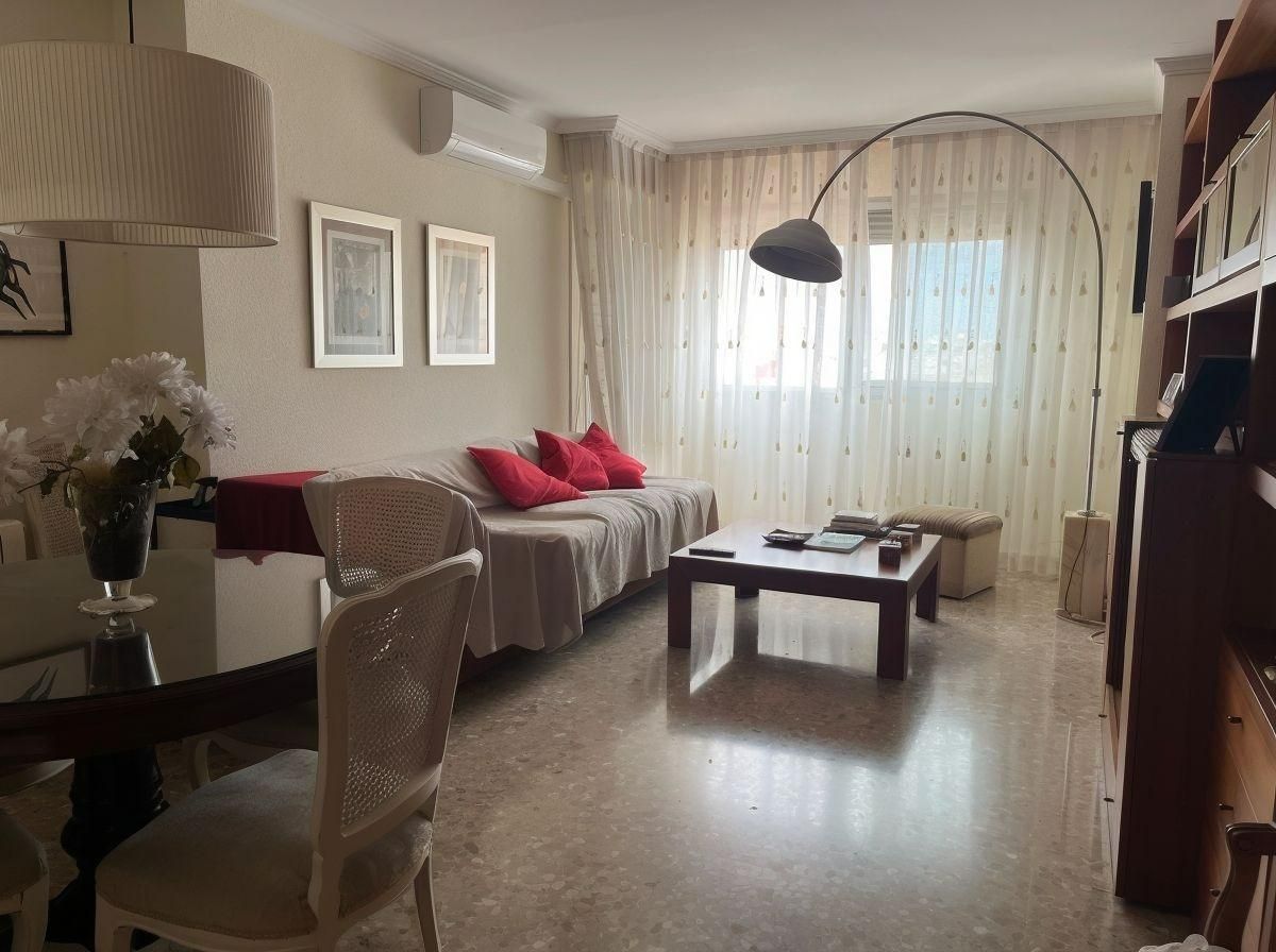 Living room of Flat for sale in  Valencia Capital  with Air Conditioner, Heating and Balcony