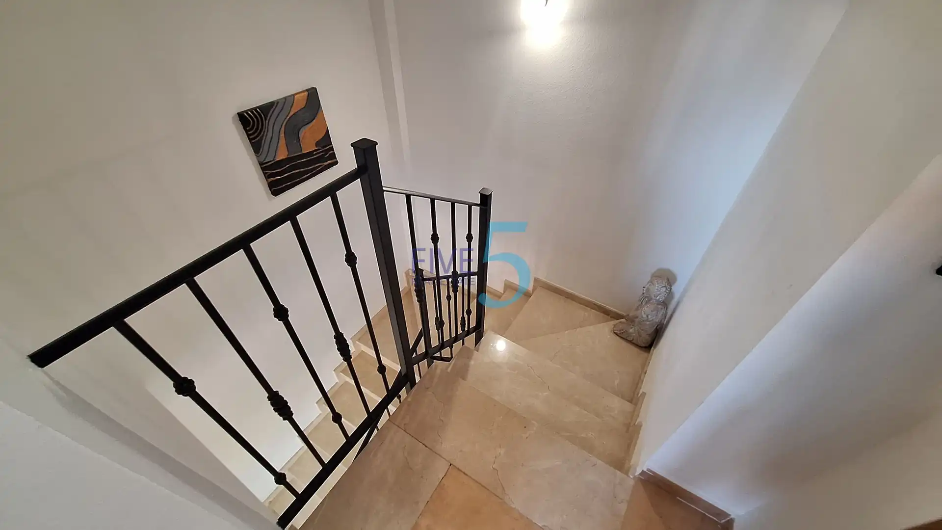 Maisonette zum Verkauf in Santa Pola mit Terrasse, Abstellraum und Schwimmbad