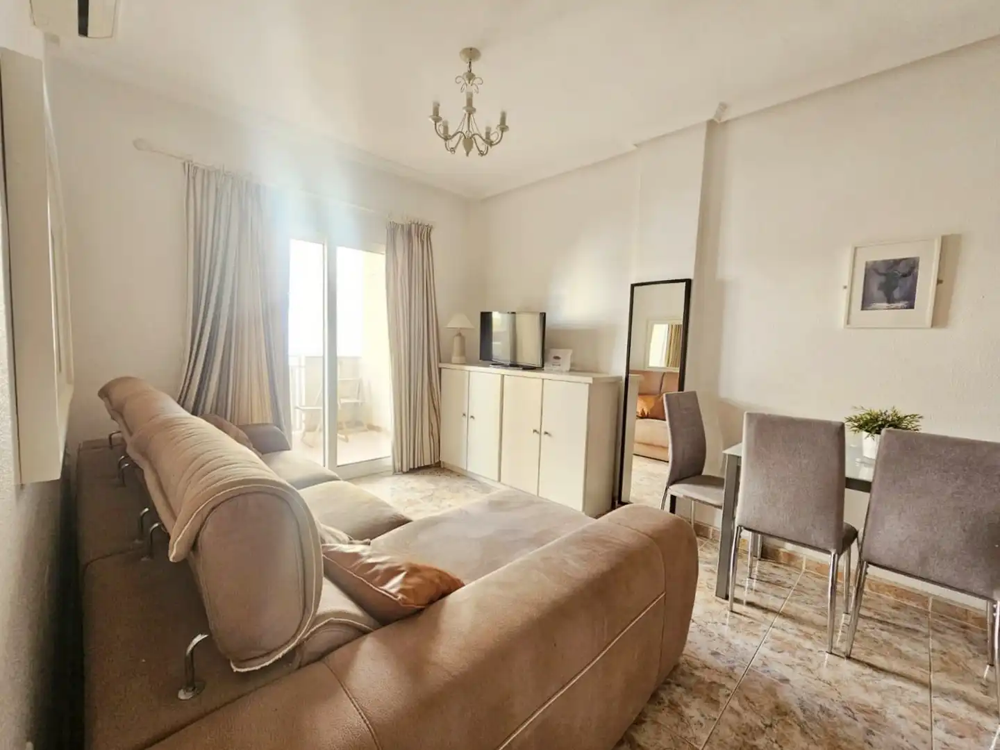 Sala d'estar de Apartament en venda en Orihuela amb Aire condicionat, Terrassa i Piscina