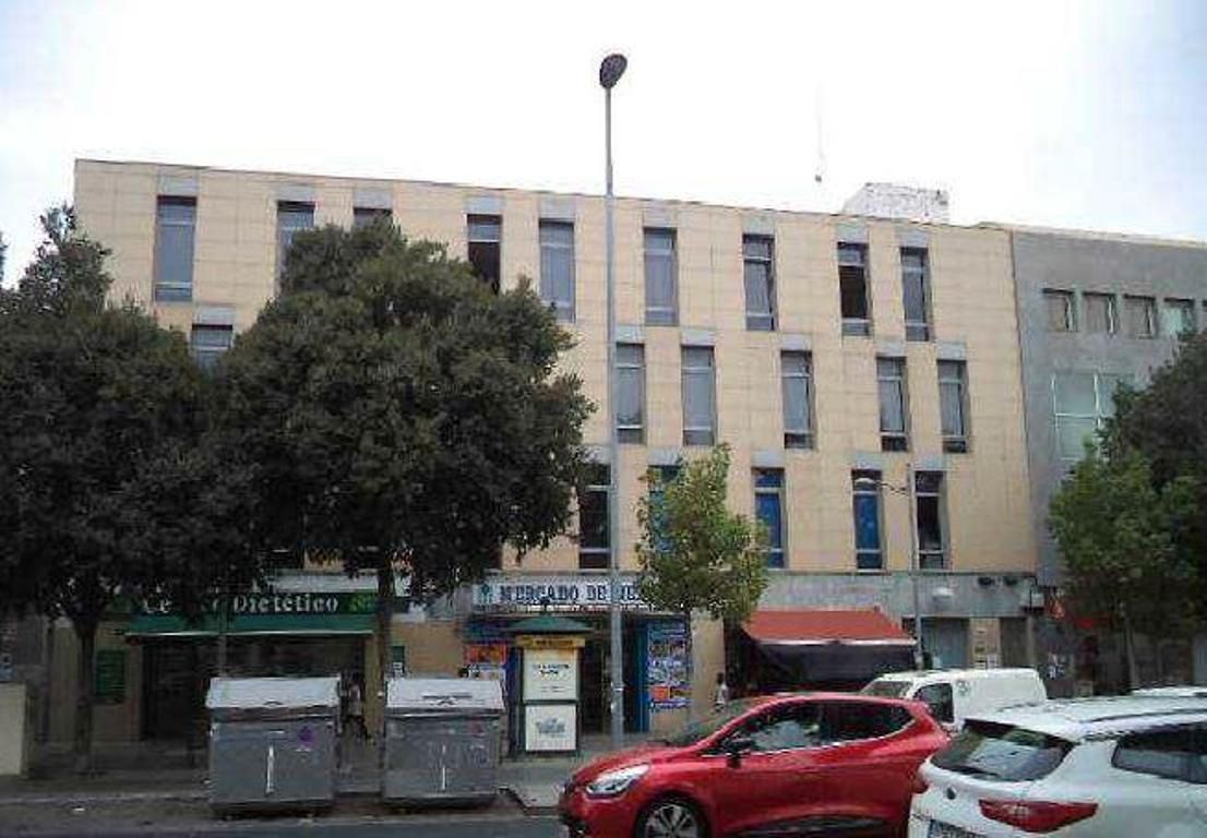 Exterior view of Office for sale in  Sevilla Capital  with Air Conditioner, Heating and Internet