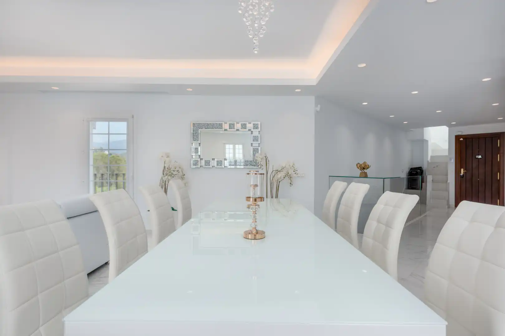 Comedor de Casa adosada en venta en Marbella con Aire acondicionado, Jardín privado y Terraza