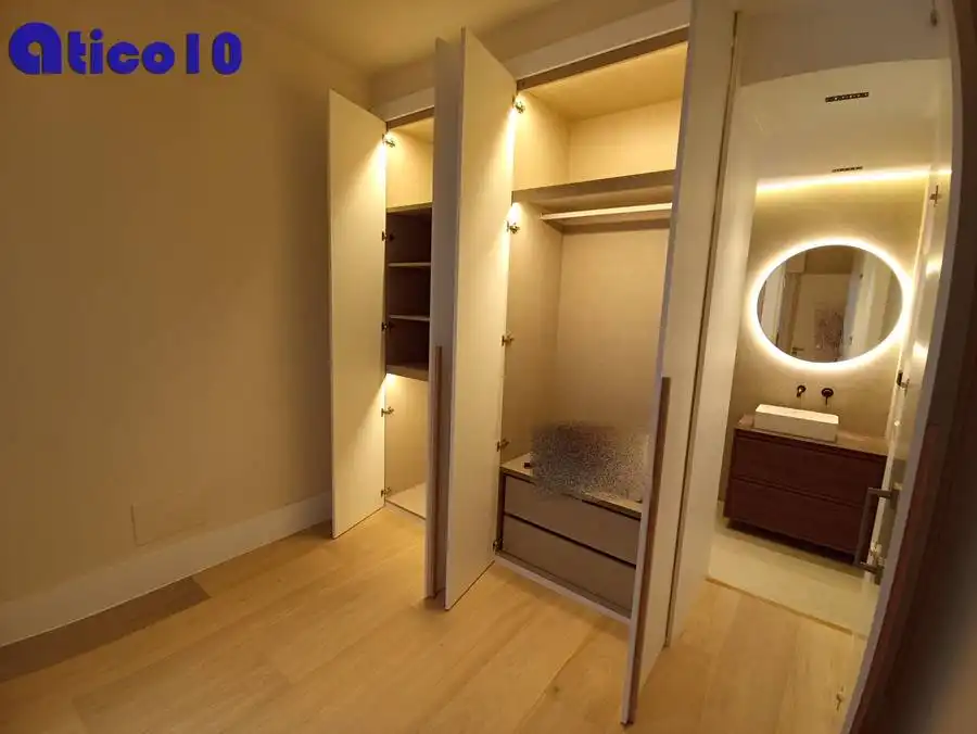 Flat for rent in Calle Asturias, Parque San Francisco - Uría