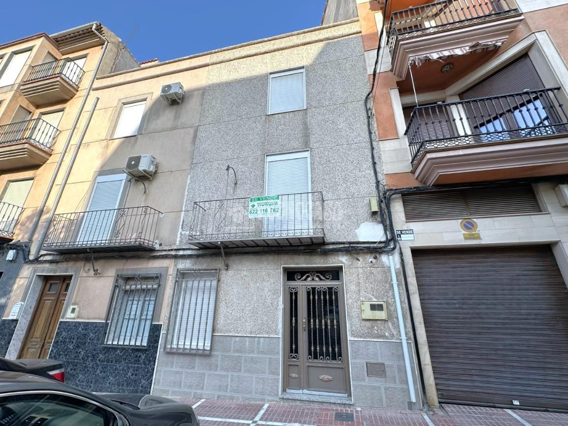 Exterior view of Single-family semi-detached for sale in Jódar  with Air Conditioner, Heating and Terrace