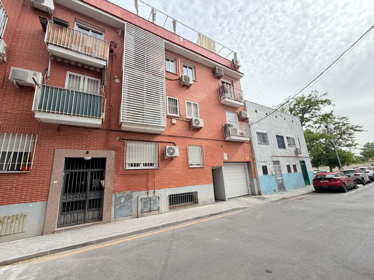 Außenansicht von Wohnung zum Verkauf in Madrid mit Klimaanlage, Heizung und Waschmaschine