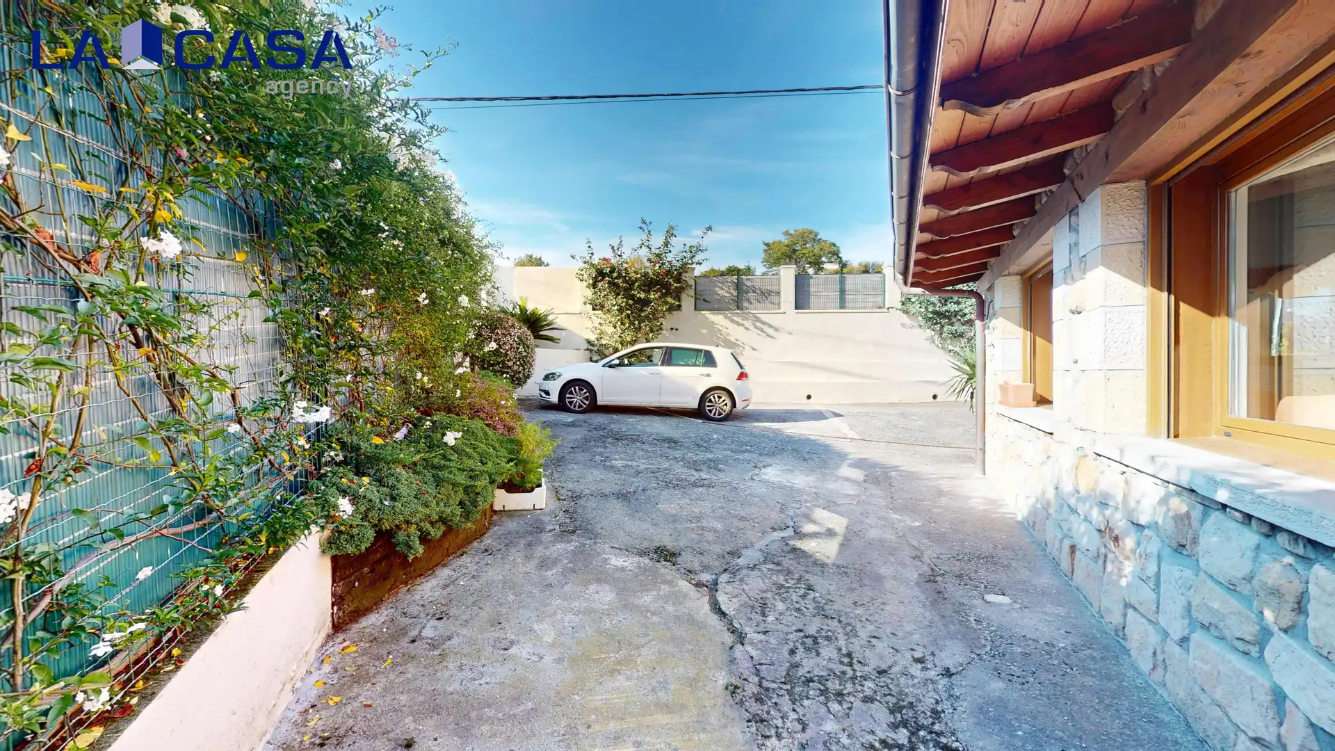 Vista exterior de Casa o xalet en venda en Bermeo amb Terrassa