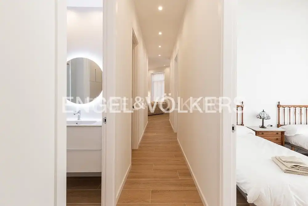 Flat for rent in Valencia  with Air Conditioner, Heating and Furnished