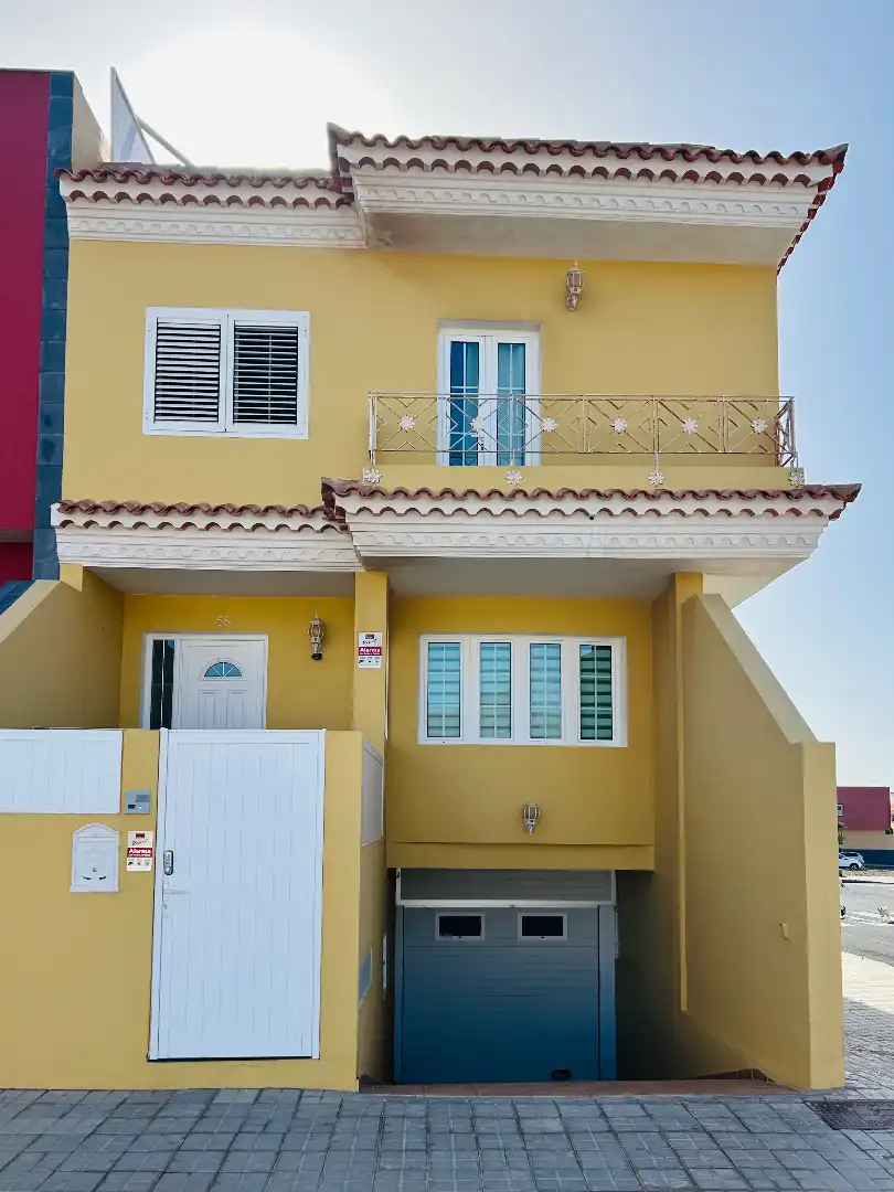 Exterior view of Detached homes for sale in Agüimes  with Air Conditioner, Terrace and Oven