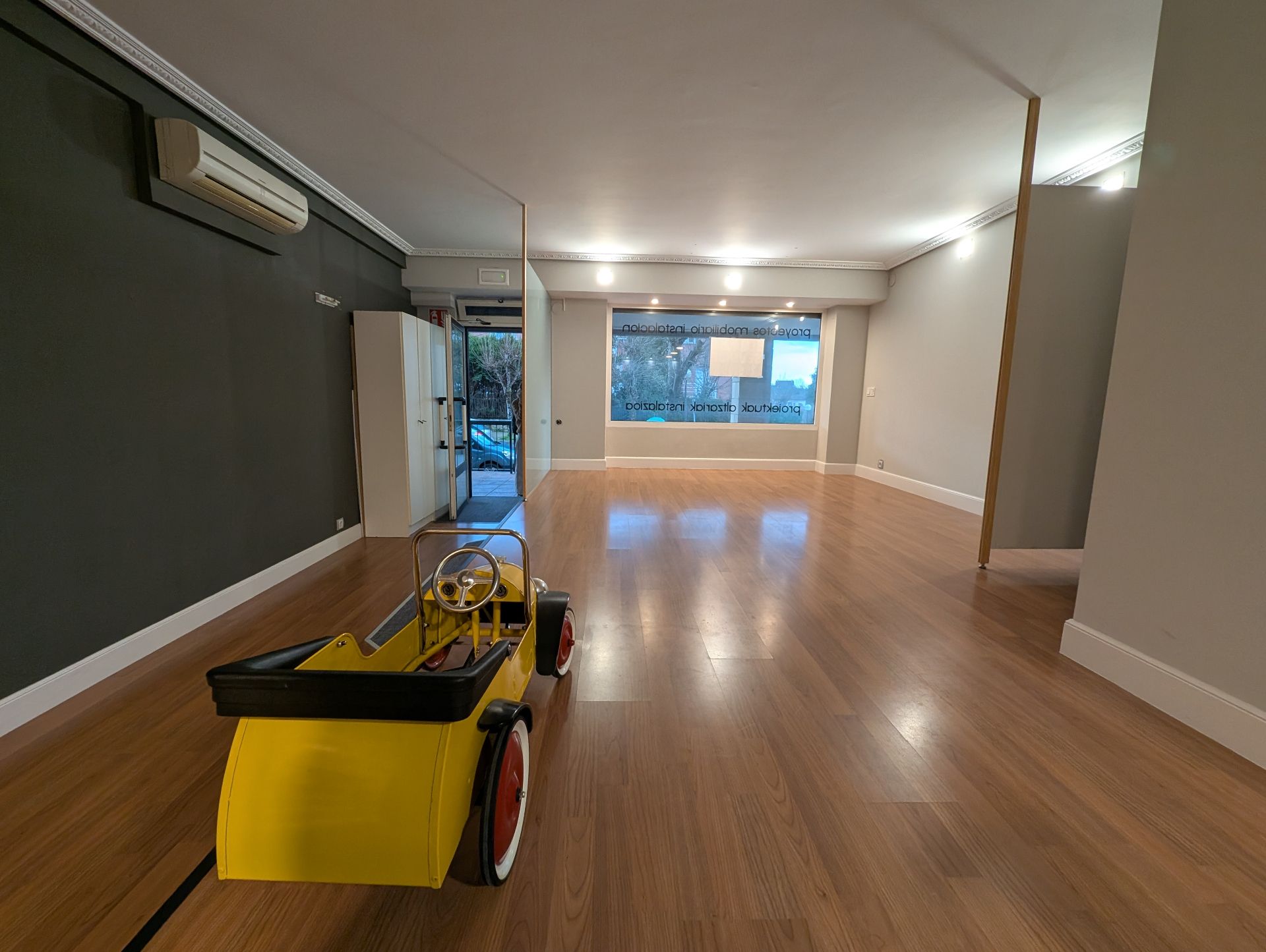 Premises to rent in Oiartzun  with Air Conditioner, Heating and Parquet flooring