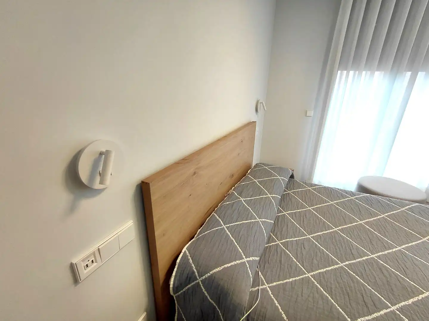 Schlafzimmer von Wohnung zum Verkauf in Oleiros mit Heizung, Privatgarten und Parkett