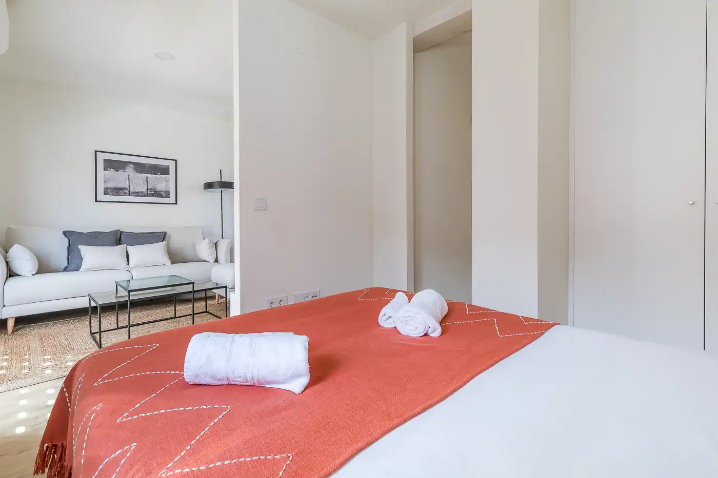 Bedroom of Flat for rent in Madrid  with Furnished, Oven and Balcony