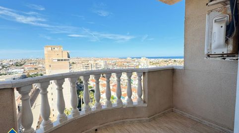 Apartamento con piscina compartida en Playa de los Locos, en la provincia de Alicante, en la localidad de Torrevieja. 2 habitacion, imatge 3